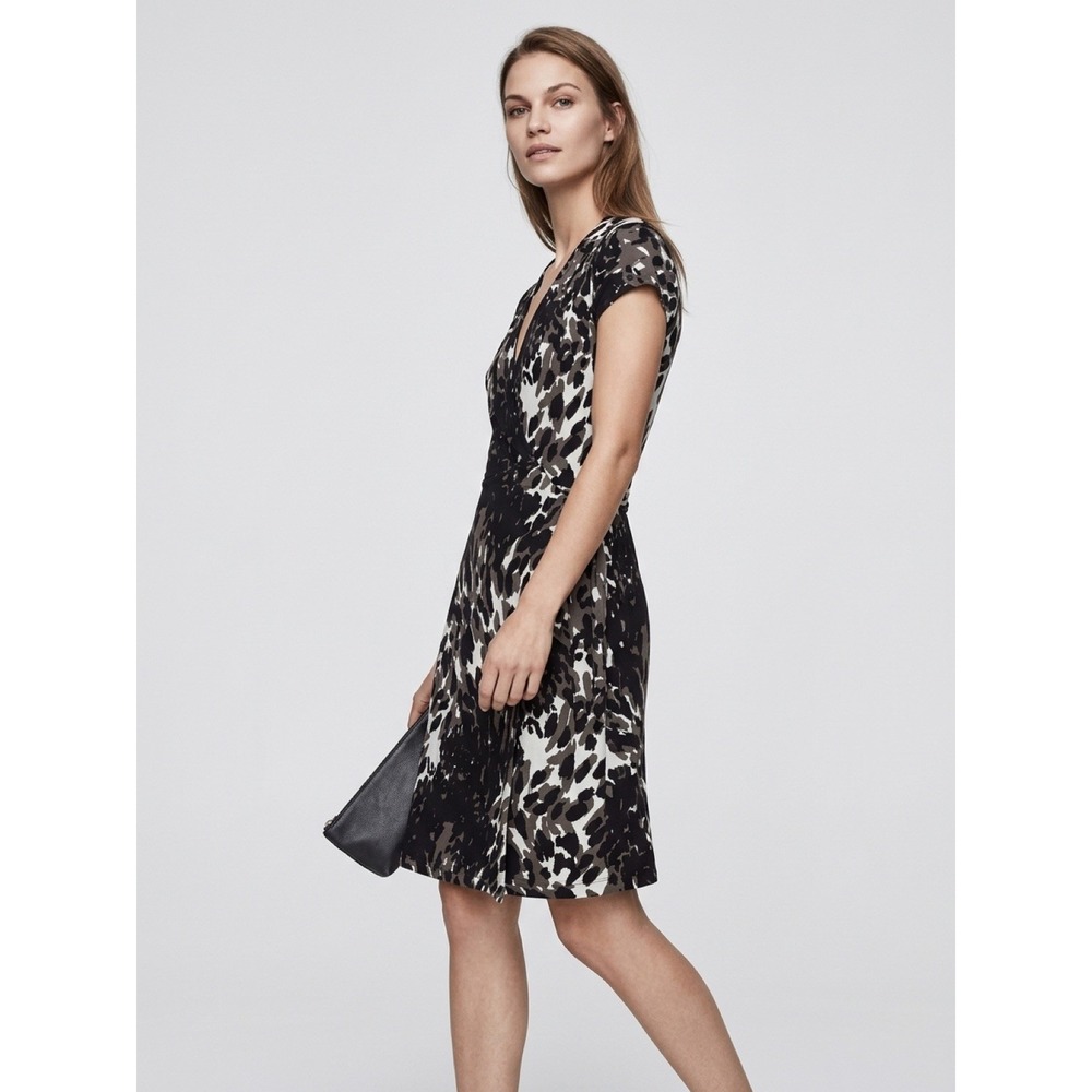 Banana Republic XS Black/White/Gray Animal Print Silk Blend Wrap Dress V-Neck